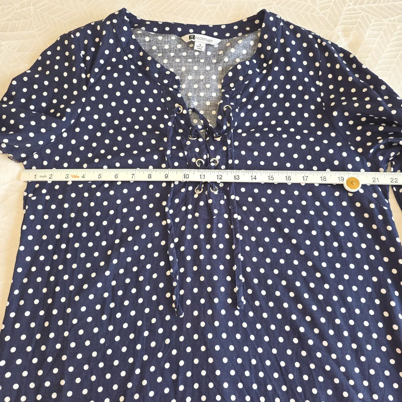 Rock man's Linen Vicose blend blouse with lace up V-Neck.Size 18 — photo 2