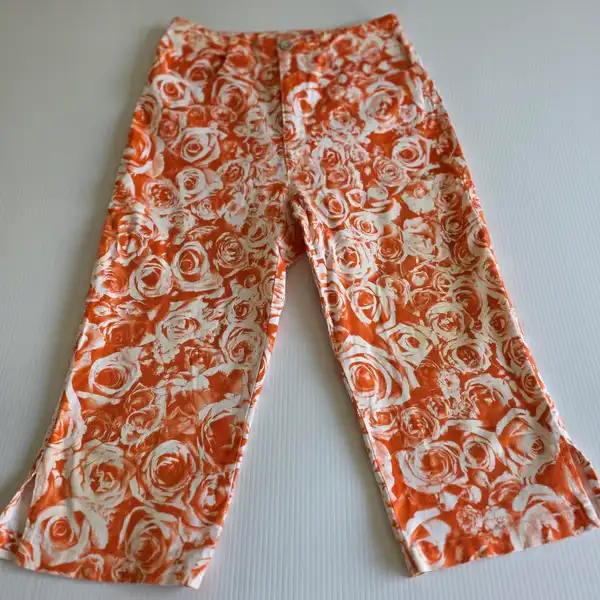 Vintage VERTICE Floral Capri Pants - Made in NZ - Size 10 (Fits Modern 6-8)