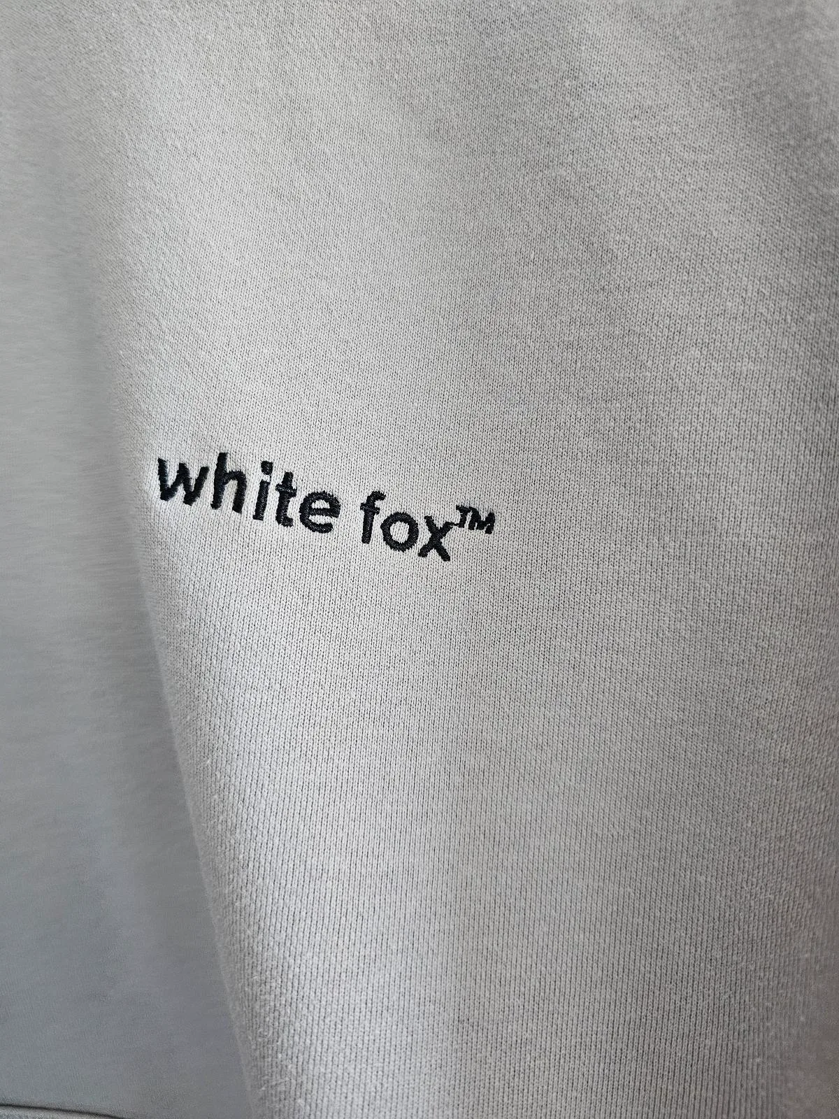 Women's White fox Grey Hoodie Size S/M — photo 3