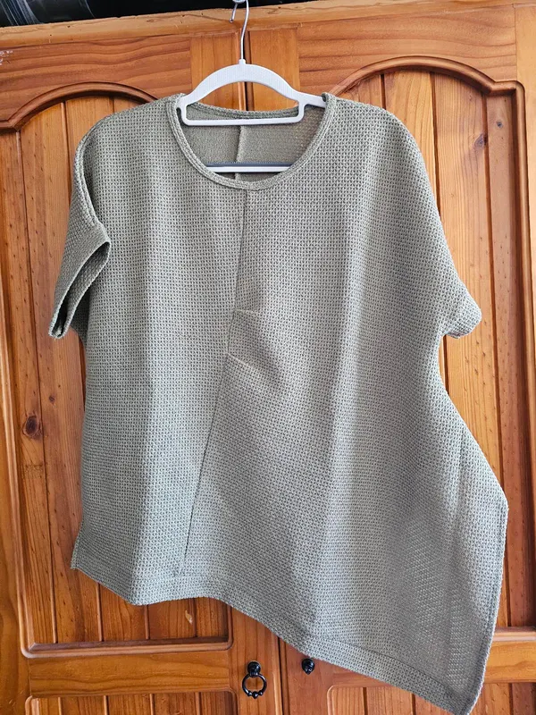 Assymetric shirt - Size S/M