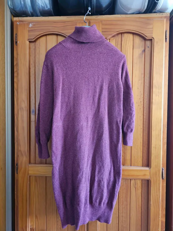 Uniqlo Turtle neck 100% wool Winter dress