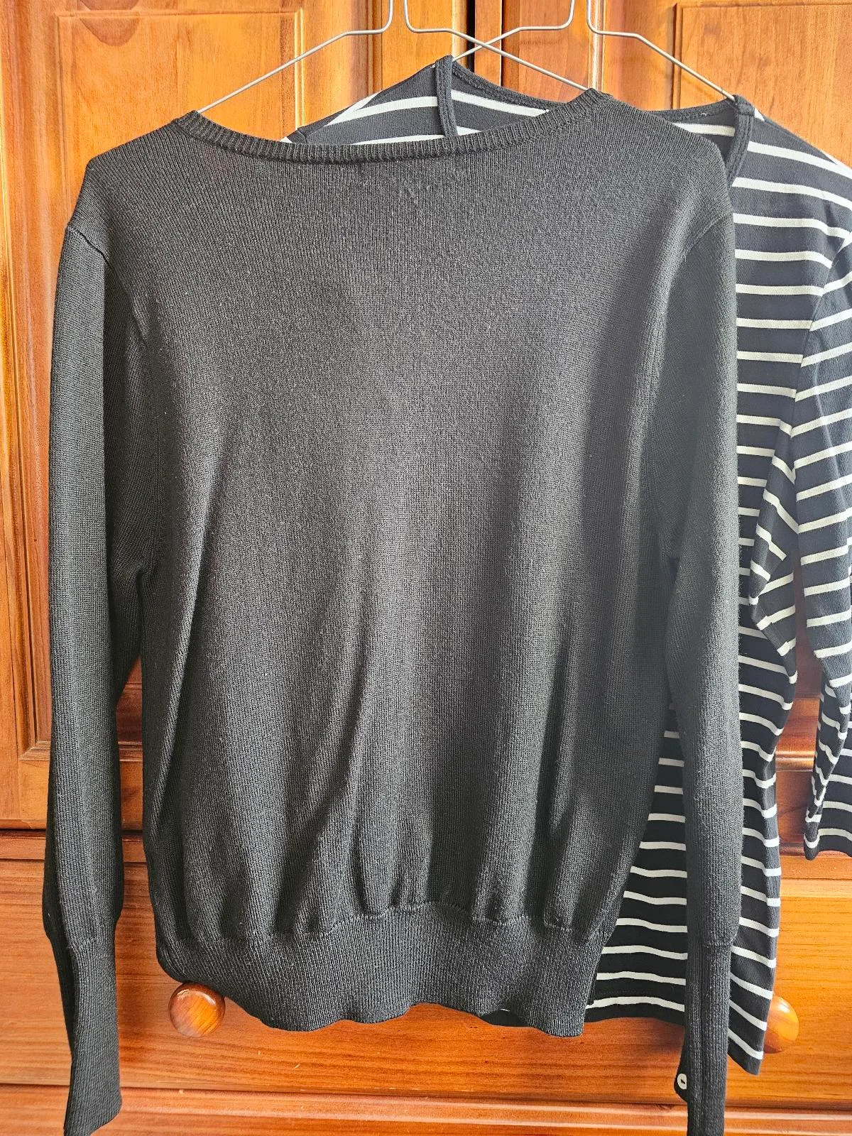 2Pieces Striped shirt Size 8 & Cardigan Size 10 – photo 5