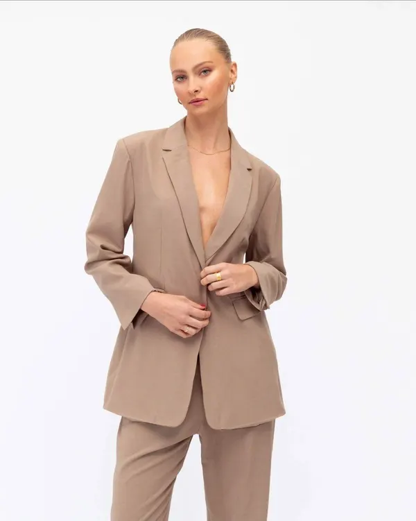 White Closet Longline blazer in Taupe/beige - Size 12