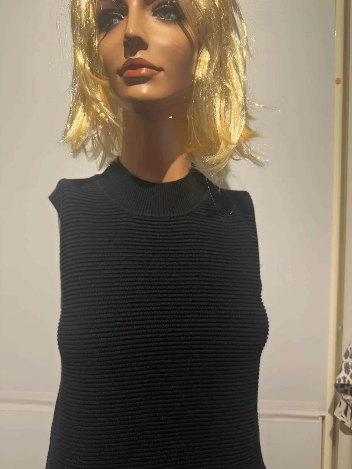 ladies turtleneck black vest. Oxford. Size 10. BNWT. — photo 3