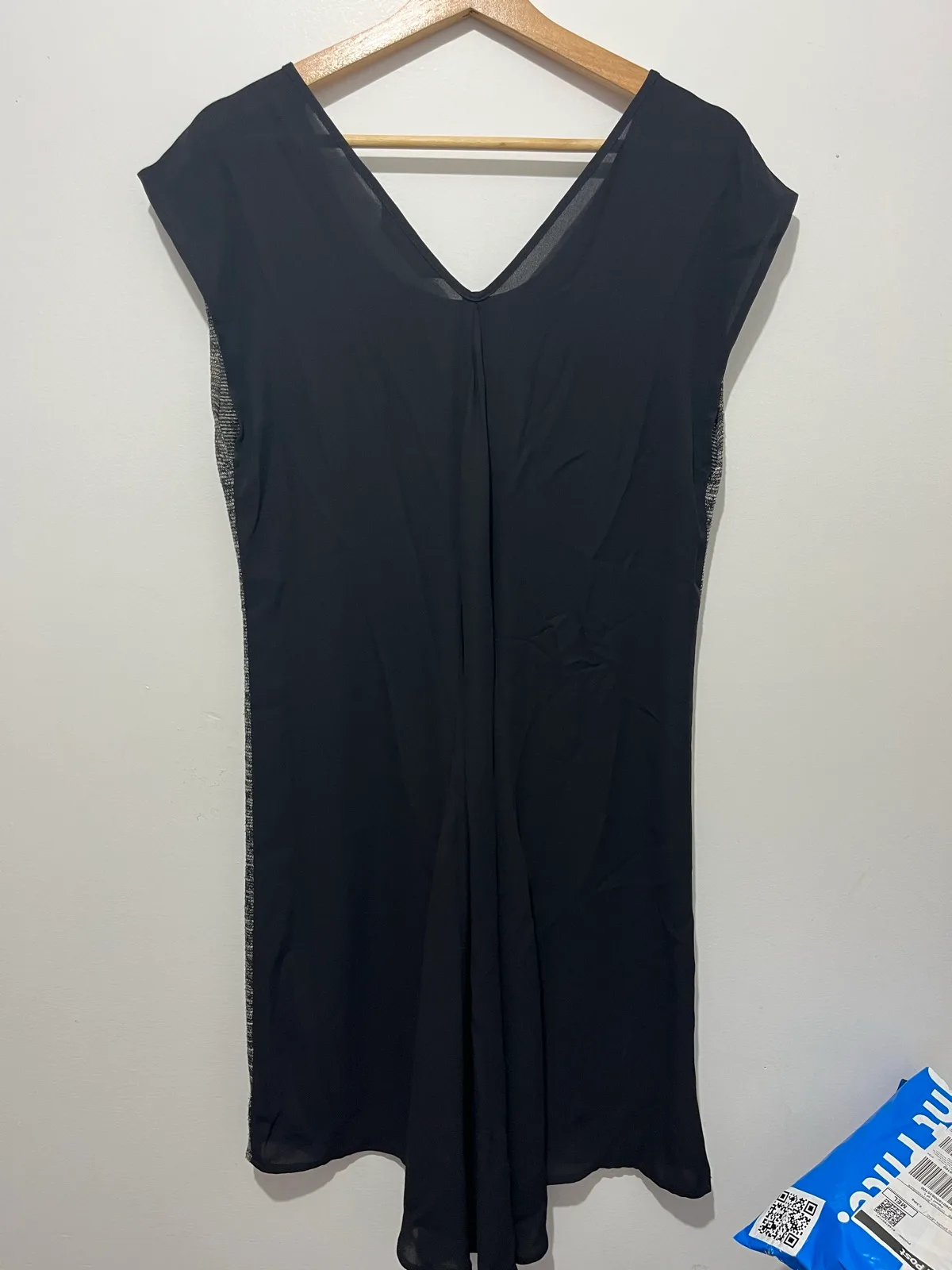Decjuba Women’s Size 10 Black & Grey Shift Dress Sleeveless V-Neck Knee – photo 2