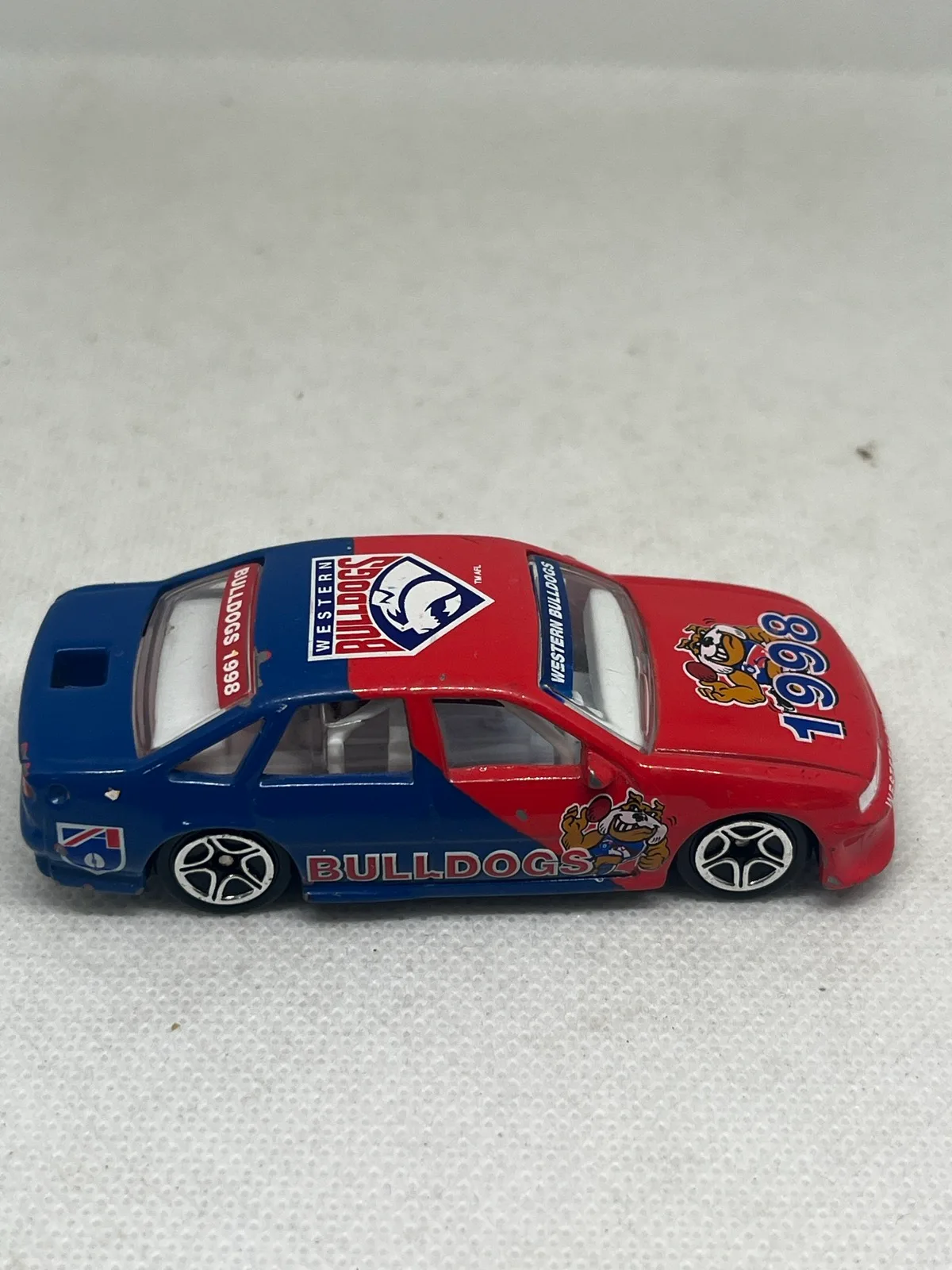 Matchbox Western Bulldogs 1998 Red & Blue Toy Car 1990s AFL Team – photo 4