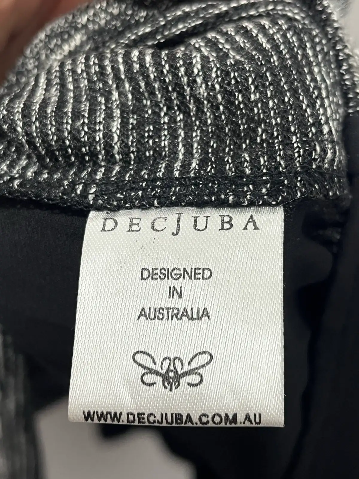 Decjuba Women’s Size 10 Black & Grey Shift Dress Sleeveless V-Neck Knee – photo 4