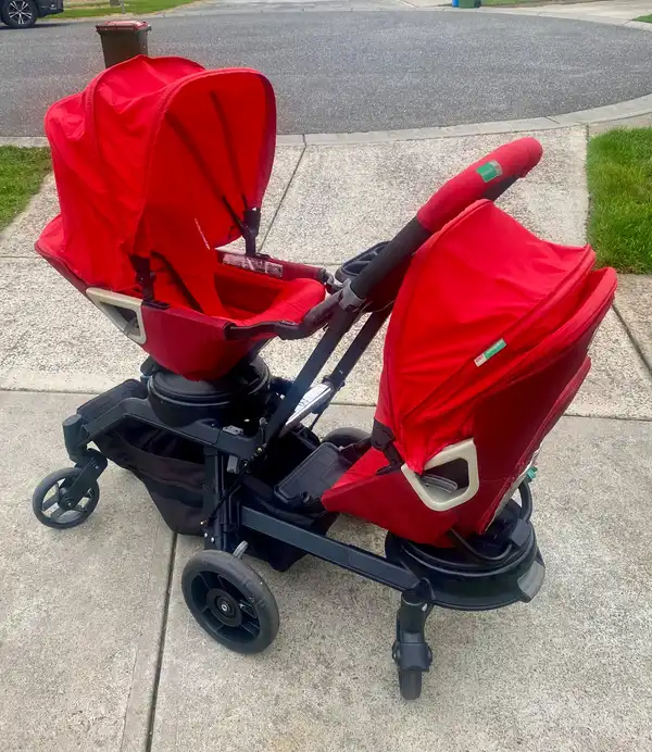 ORBIT BABY DOUBLE HELIX PRAM