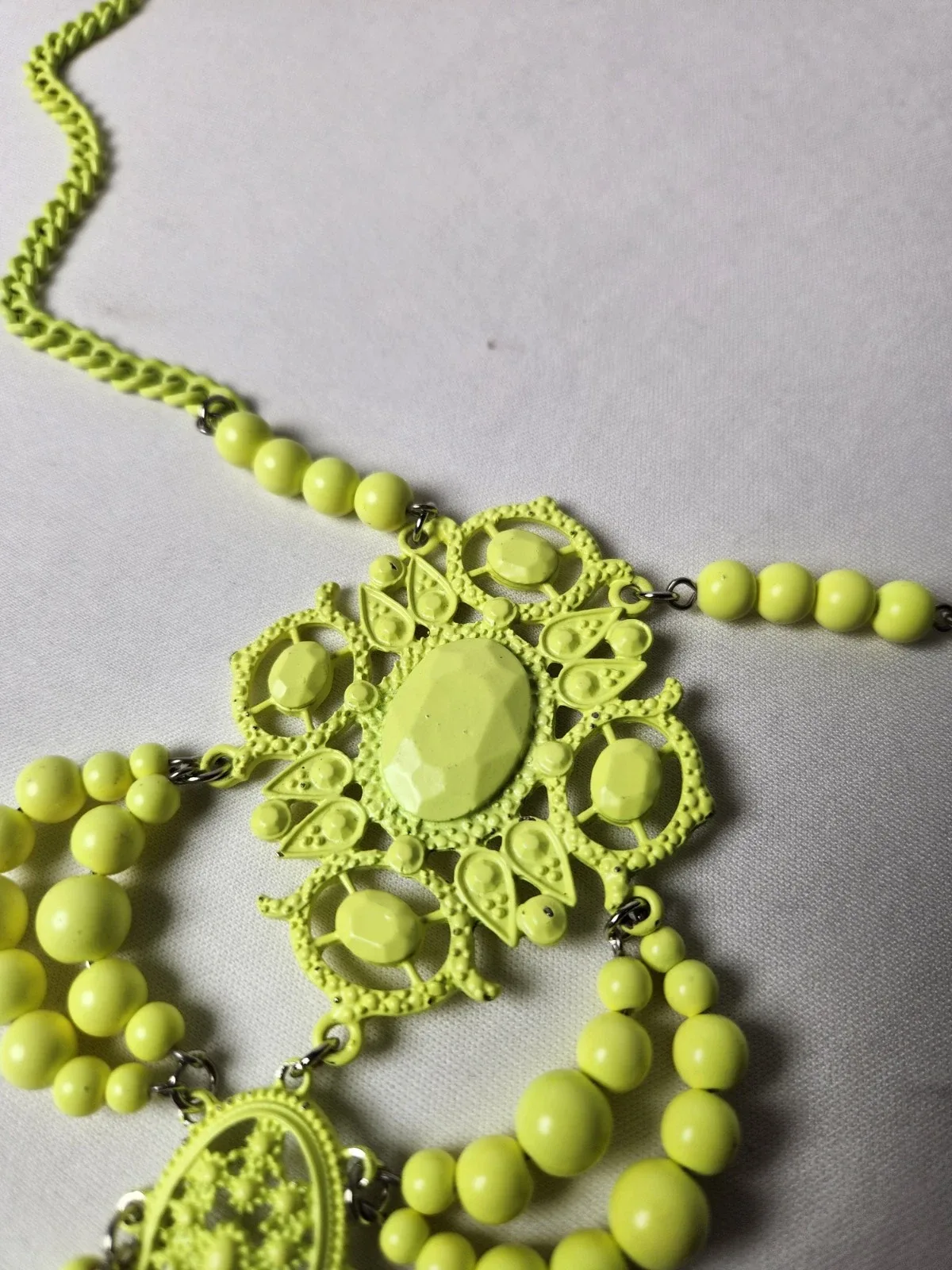 Forever New Yellow Beaded Curb Chain Oval Charm Pendant Necklace, #10012 — photo 6