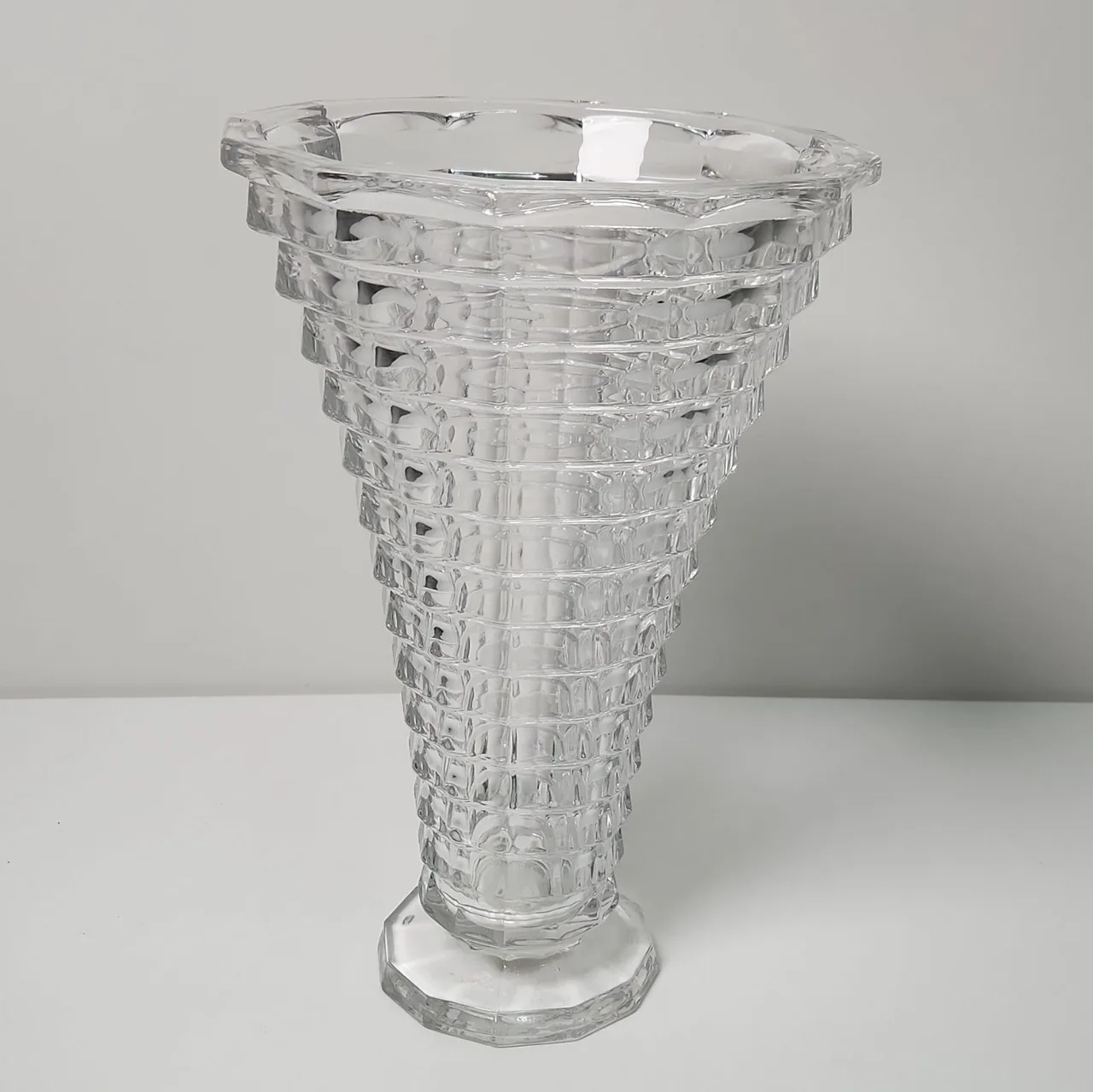 Salt&Pepper Clear Glass Decorative Ribbed Faceted Vase, Lavish 33cm, #10003 — photo 6