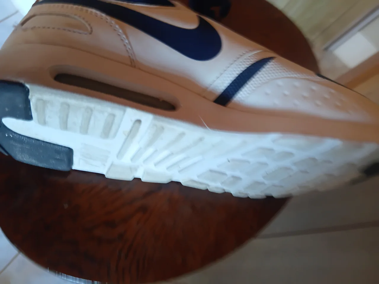 Nike Air Max Athletic Shoes sz M — photo 3