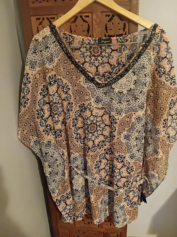 Boho Mandala Print Batwing Blouse – Size XL Great Condit