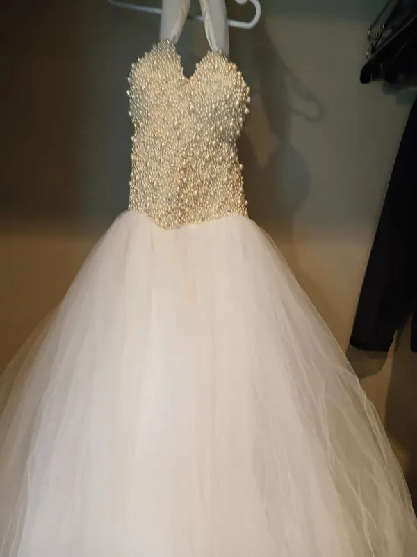 Stunning Hobnob Bridal Pearl-Encrusted Ballgown / Halter Neck Wedding Dress s14