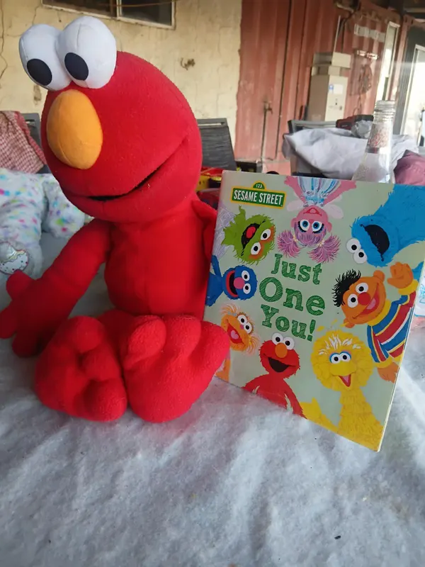 Elmo Bundle Red Plush w Sesame st Book