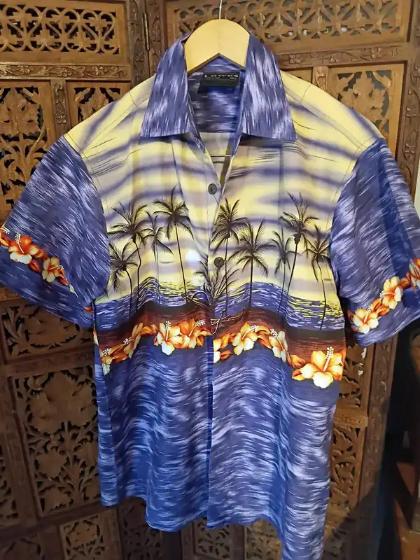Lowes Hawaiian Holiday Shirt  S