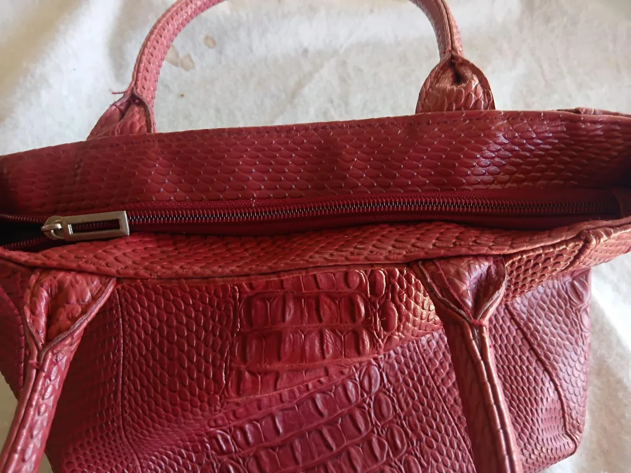 Jendi Red Tote Retro Classic Core Crocodile theme Bag – photo 3