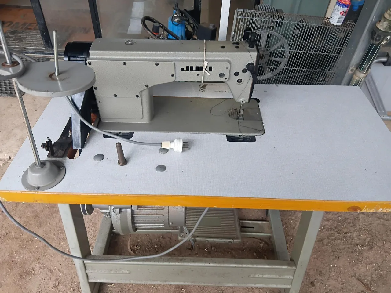 Juki industrial Heavy Duty Sewing Machine DDL 5550 – photo 2