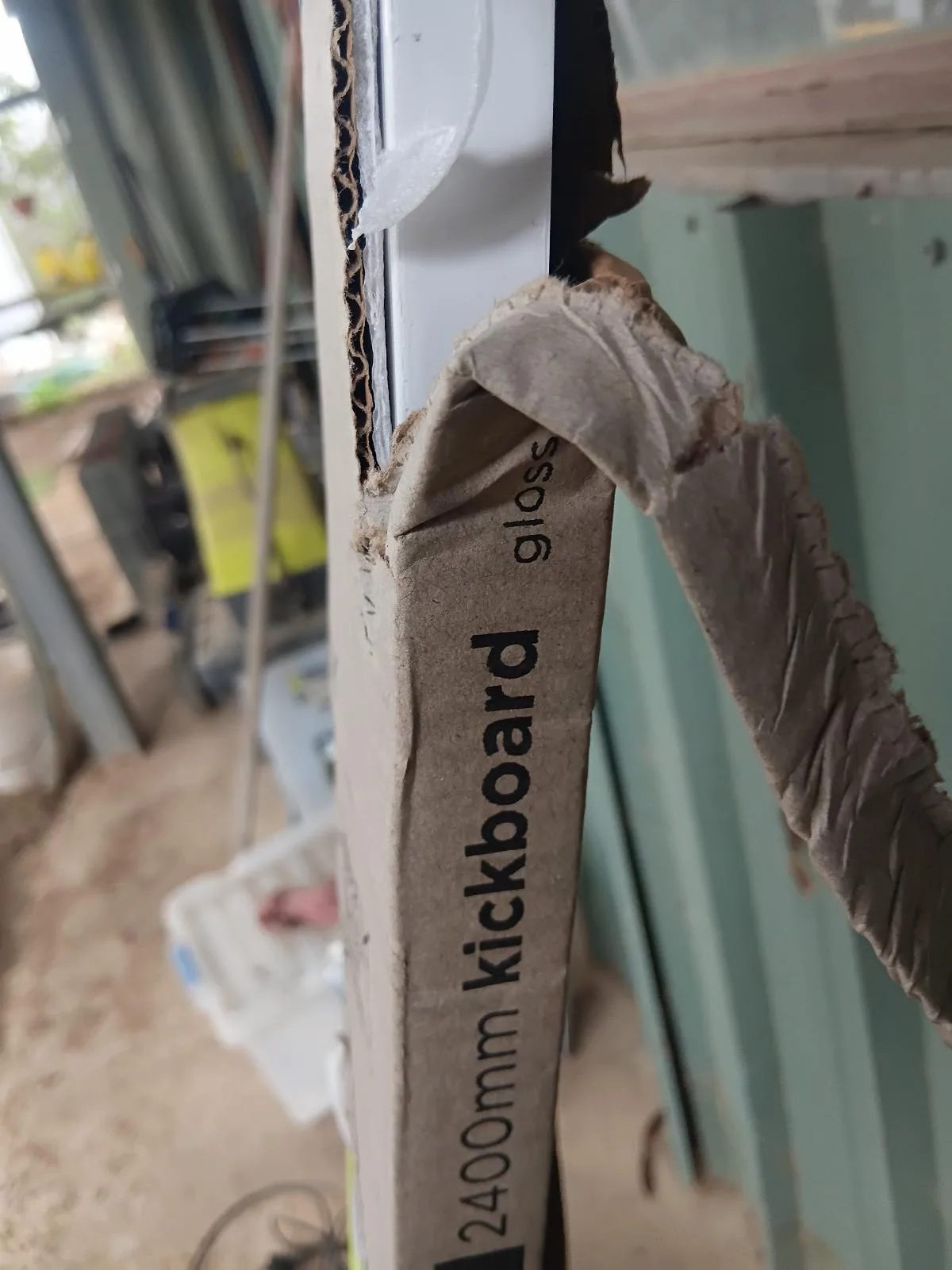 Kaboodle Kitchen Kickboard Gloss White 2400m oil – photo 4