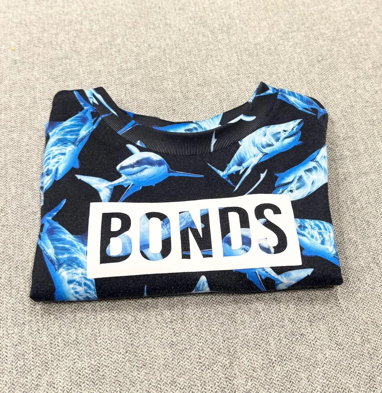 BONDS Boys Shark Crewneck Jumper (Size 3) – photo 2