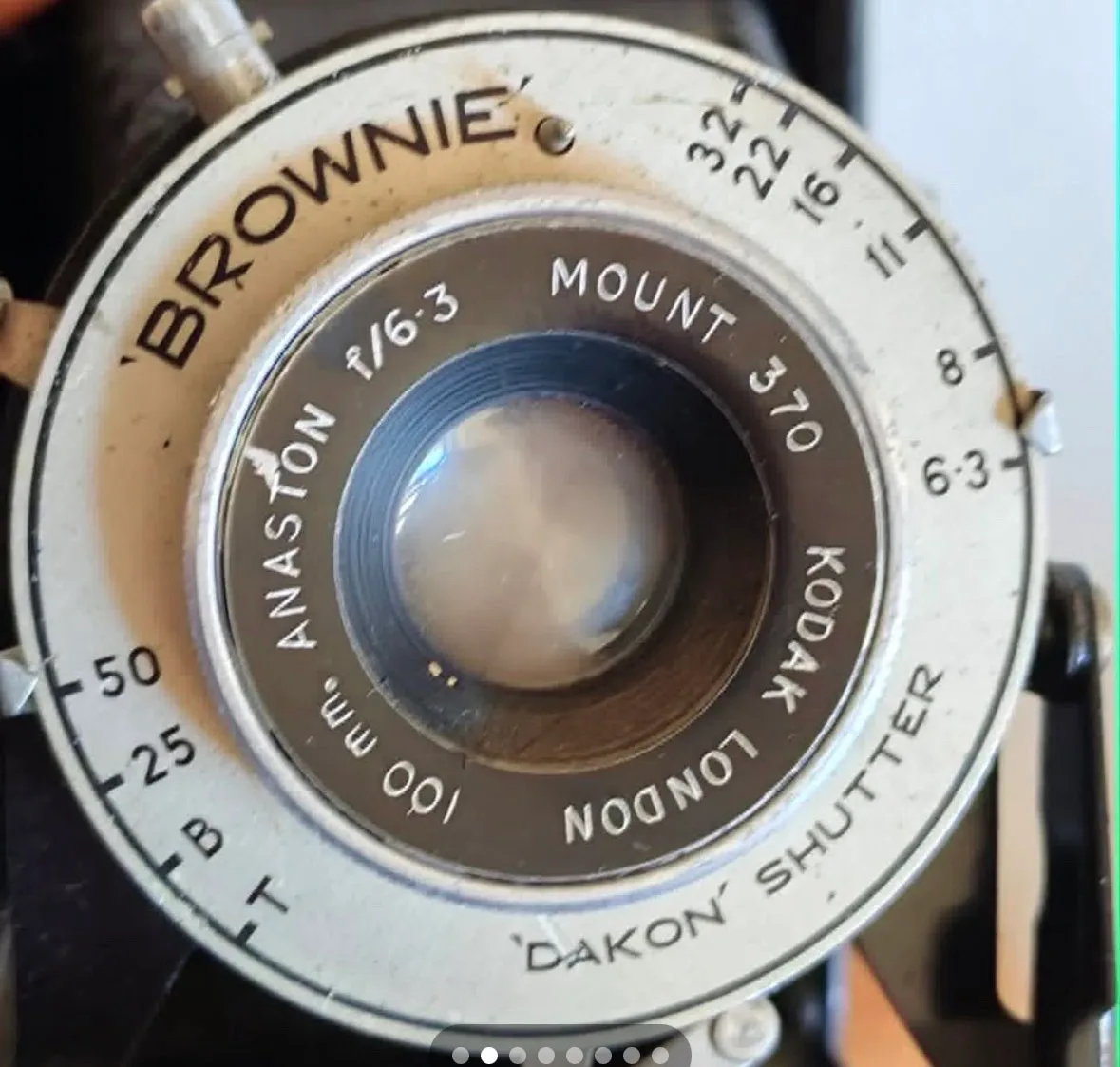 Vintage Kodak Six-20 Folding Brownie Camera with Case Collectible Display Piece — photo 2