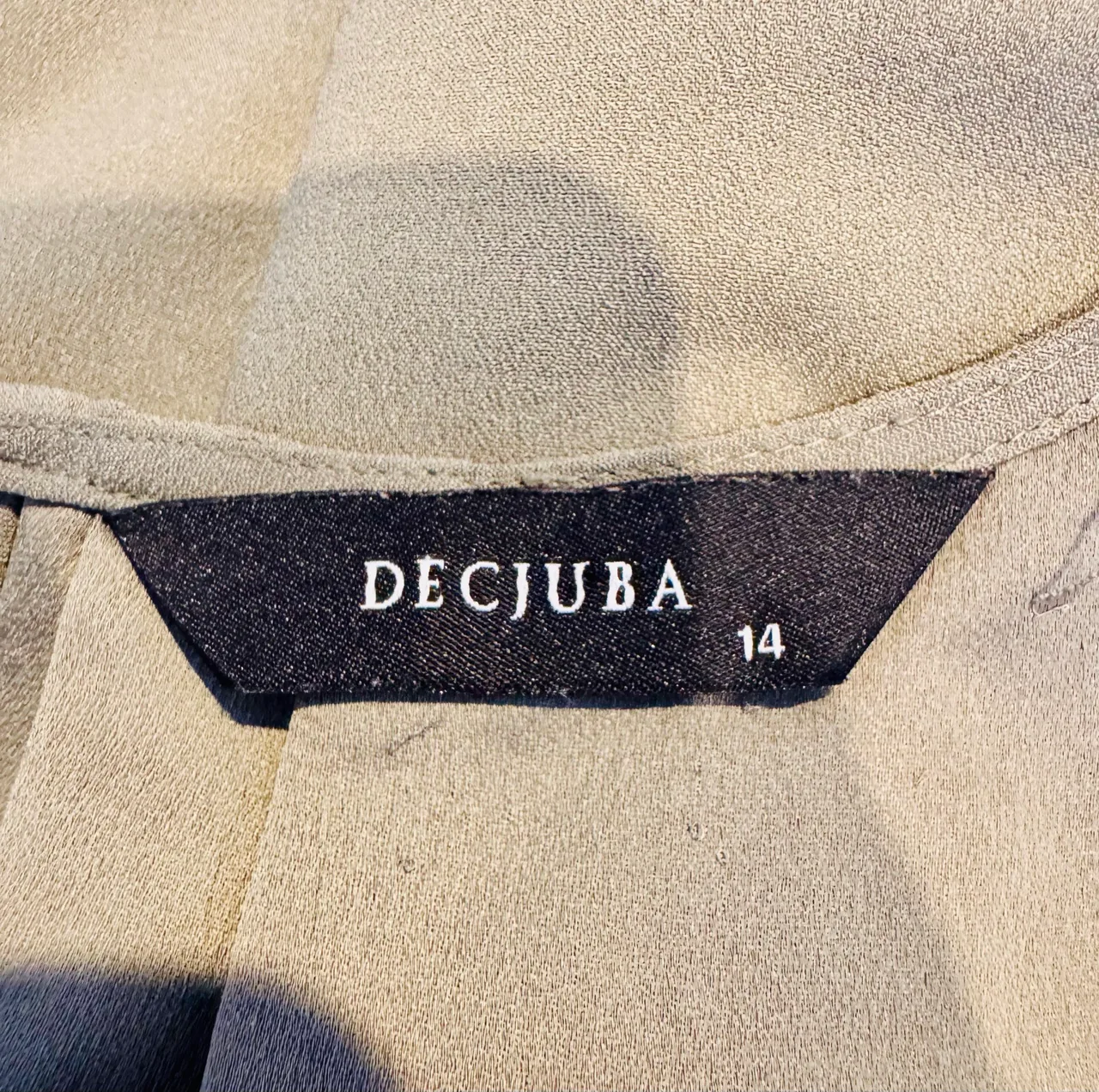 Decjuba Olive Green Solid Round Neck Draped Elastic Waist Sleeveless Dress 14 — photo 4