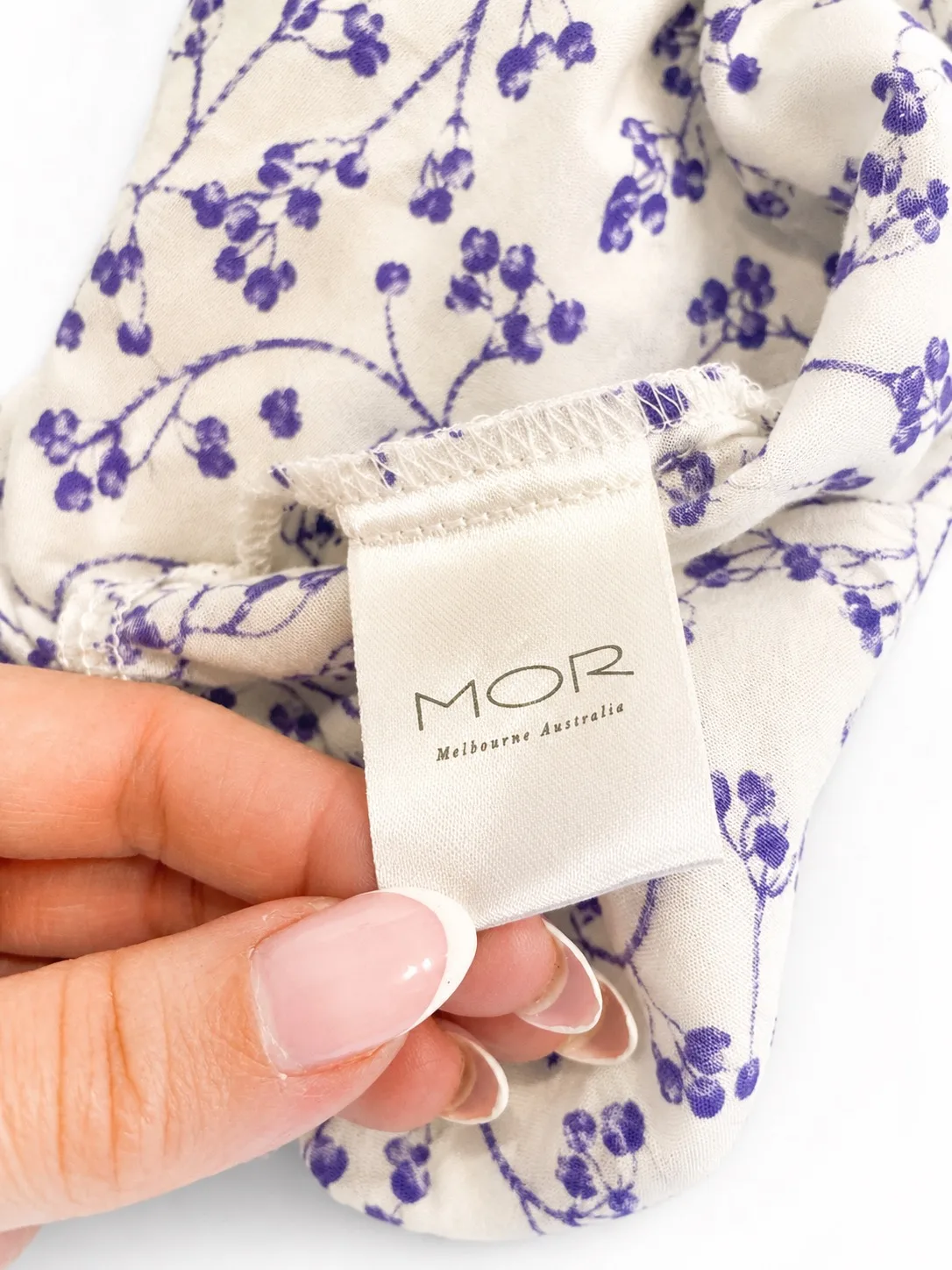 MOR Women's Floral Kimono Robe White Blue One Size Tie Belt Storage Pouch BNWT — photo 7