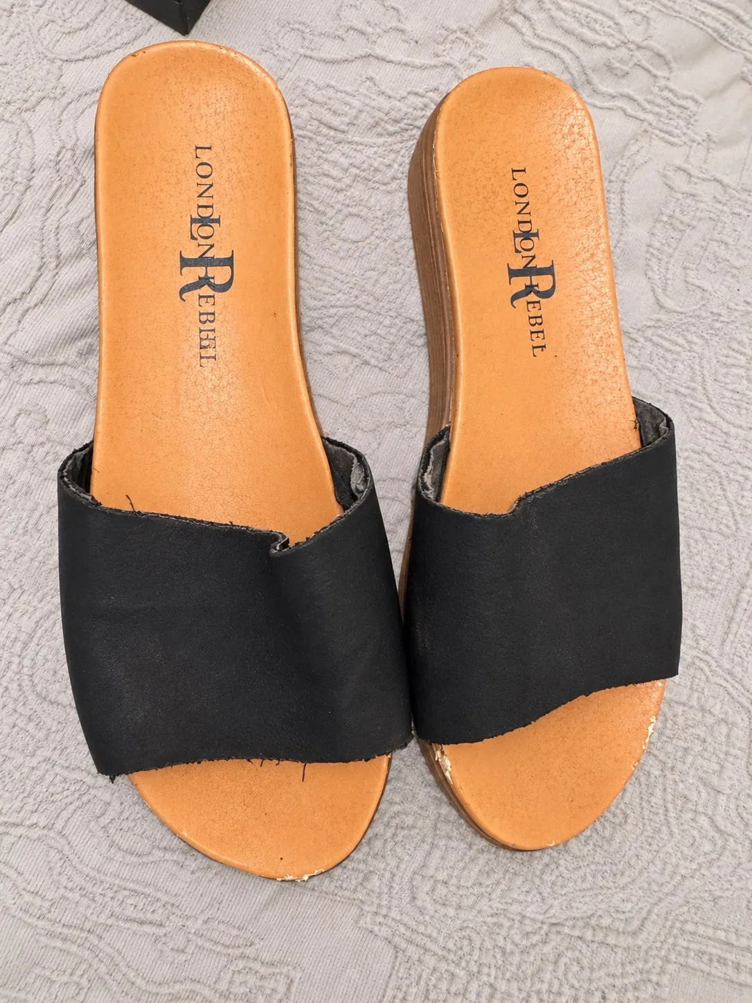 London Rebel Women's Black Tan Solid Slide Sandals Slip On Size AU 6 – photo 4