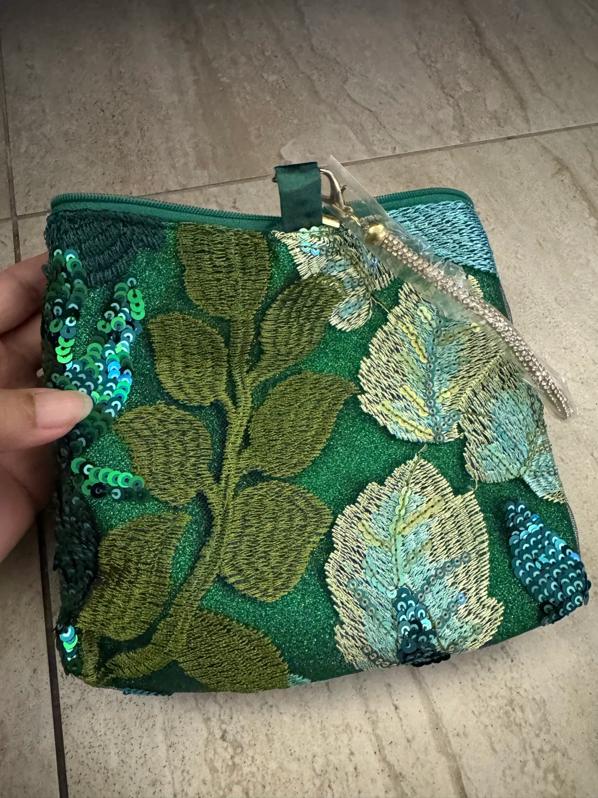 Clutch — photo 3