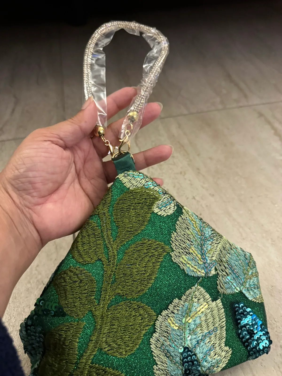 Clutch — photo 6