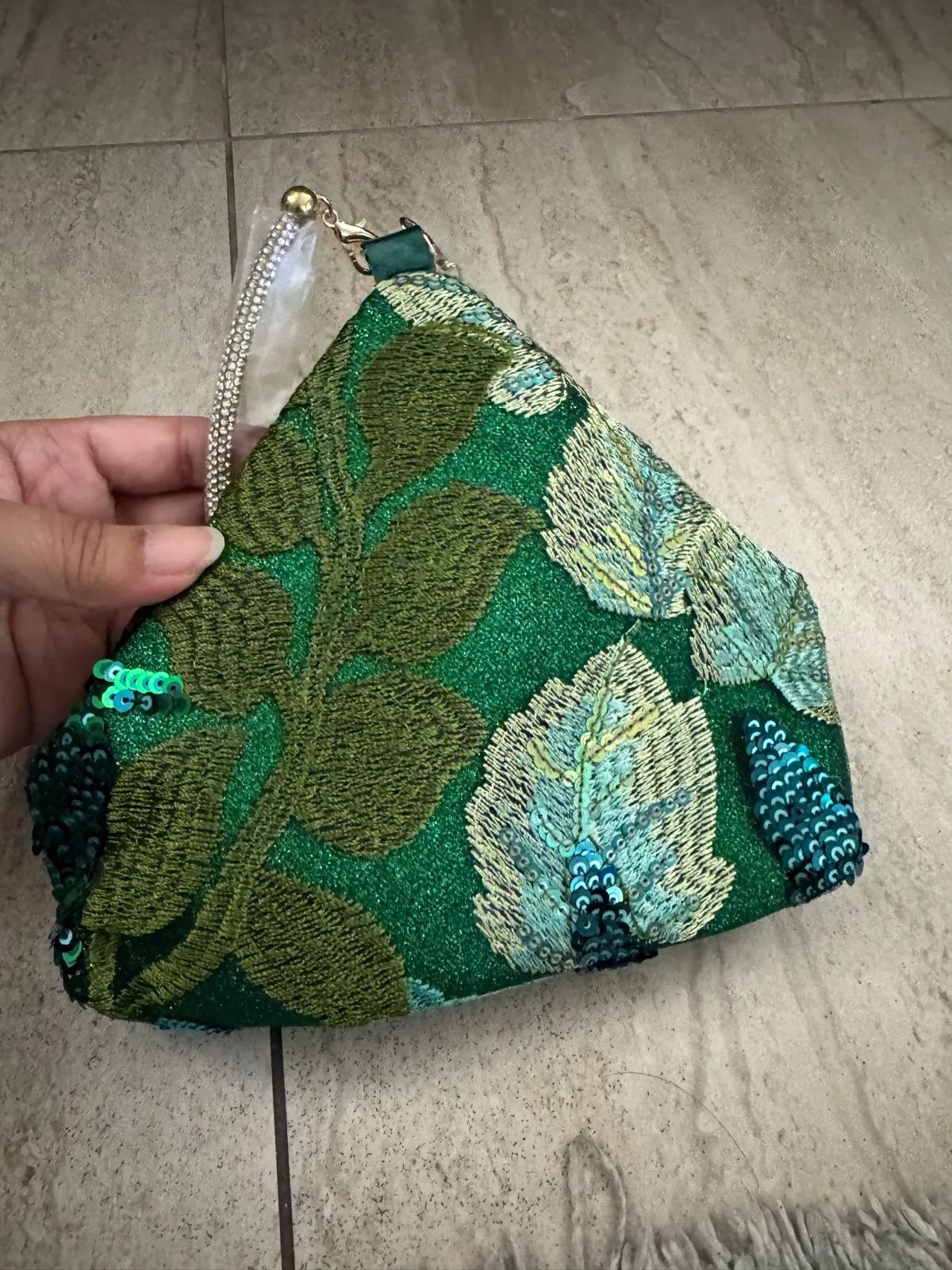 Clutch — photo 2