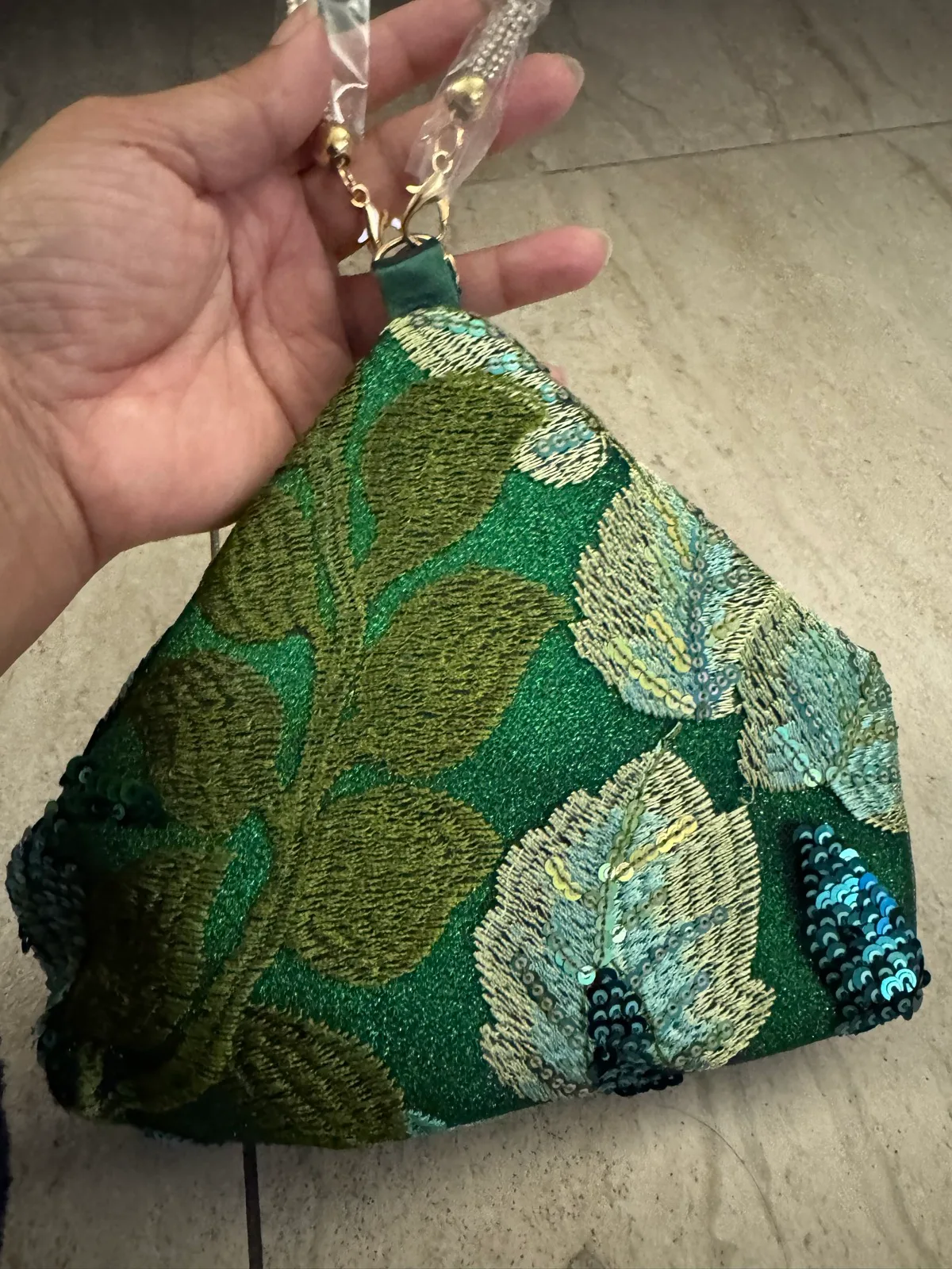 Clutch — photo 5