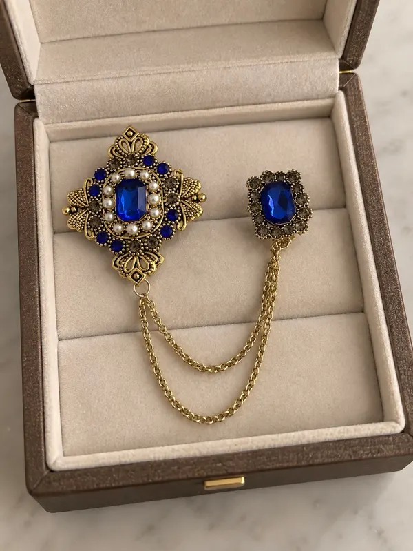 Vintage inspired brooch