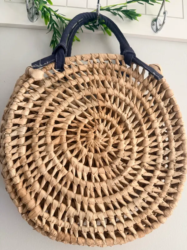Ato Taitai handmade in Fiji  round bag new