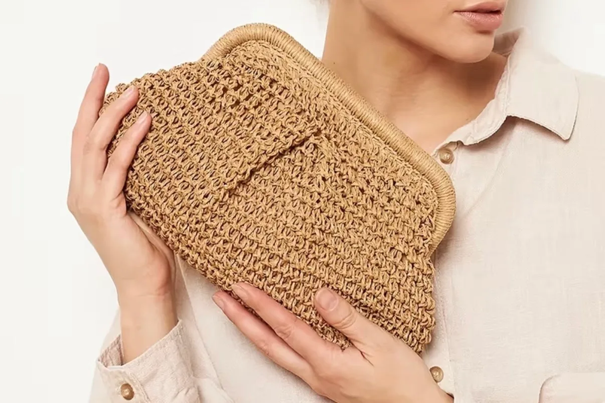 Straw clutch with shoulder chain new – photo 2