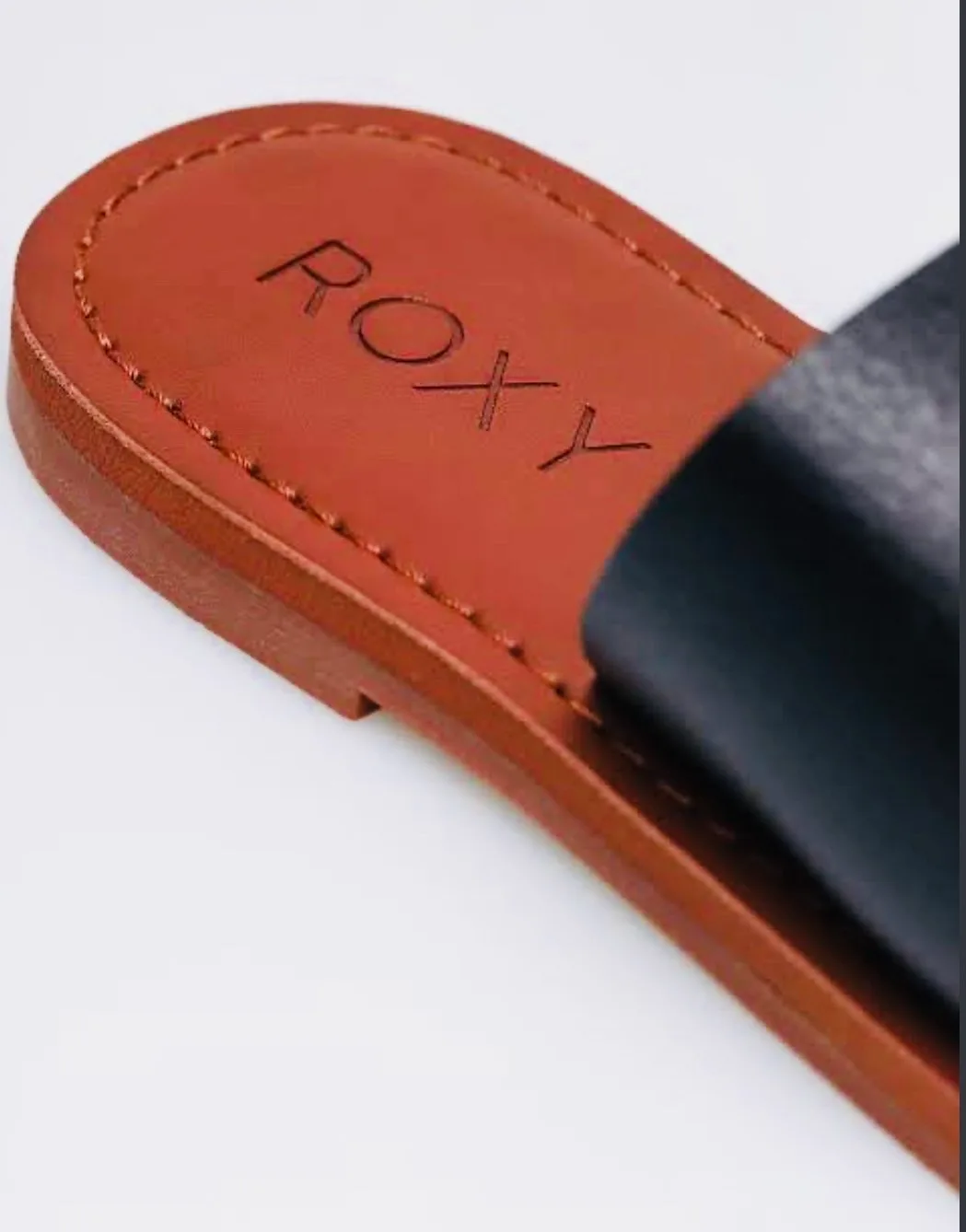 Roxy new black slides size 8 — photo 2