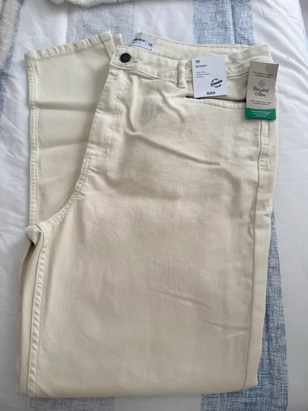 New The Dennim company Skinny legs stretch jeans size 18