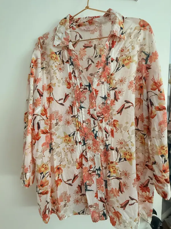 Woman’s shirt size 18 cotton long sleeve