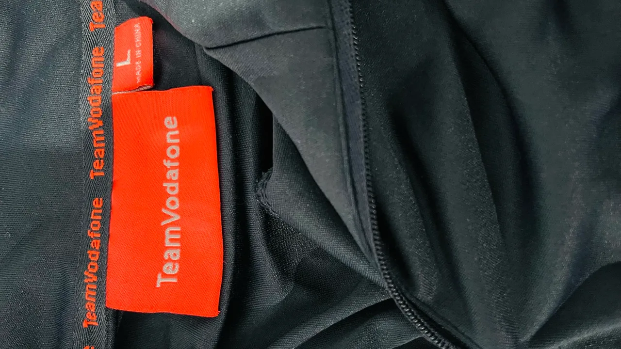Team Vodafone collectors shirt – photo 4