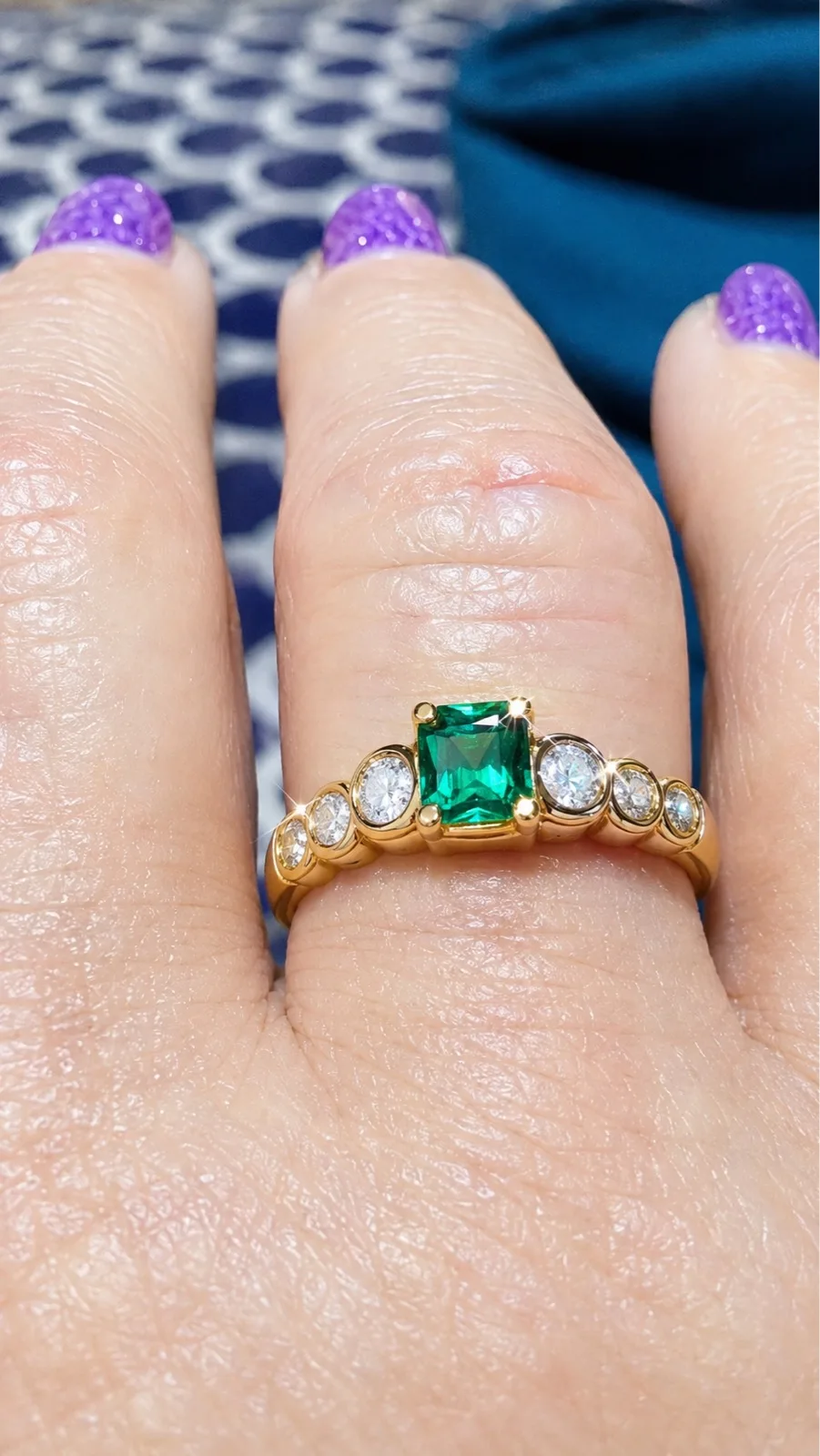 18kt emerald with diamonds 18kt gold ring with valuation – photo 3
