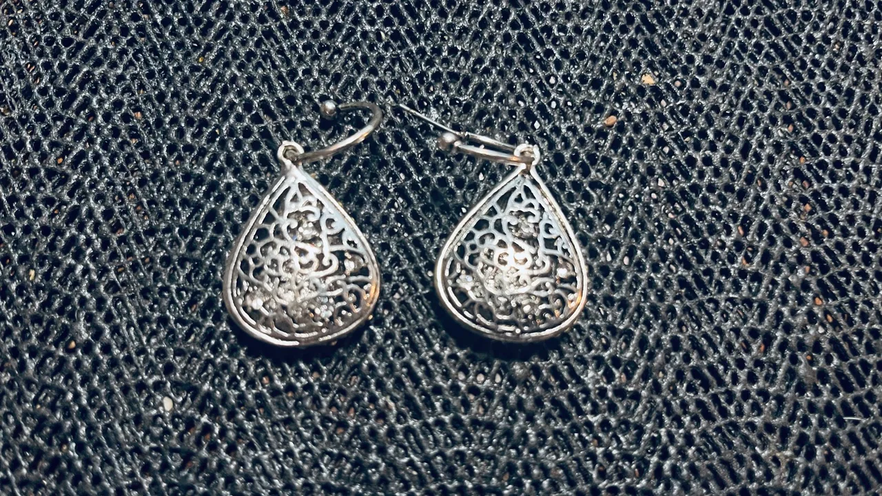 Sparkle silver tone dangling earrings — photo 4