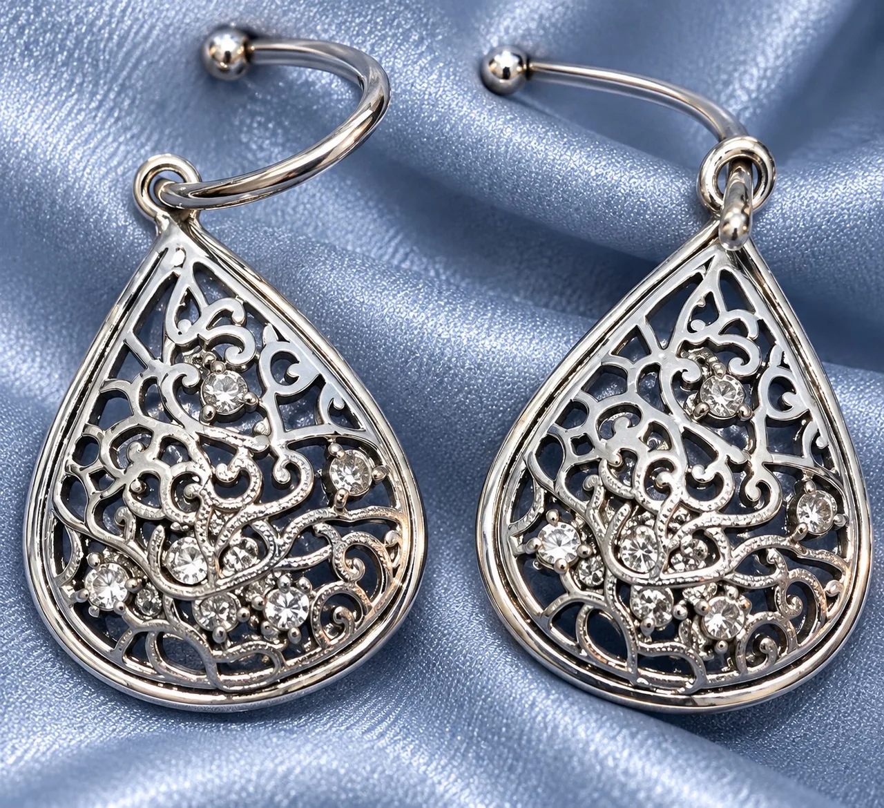 Sparkle silver tone dangling earrings — photo 3