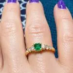 18 ct stamped yellow gold Emerald with 6 Diamonds