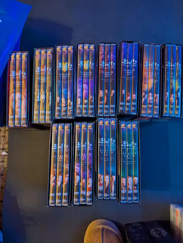 Buffy the vampire slayer collector's editions season 2-7 as new