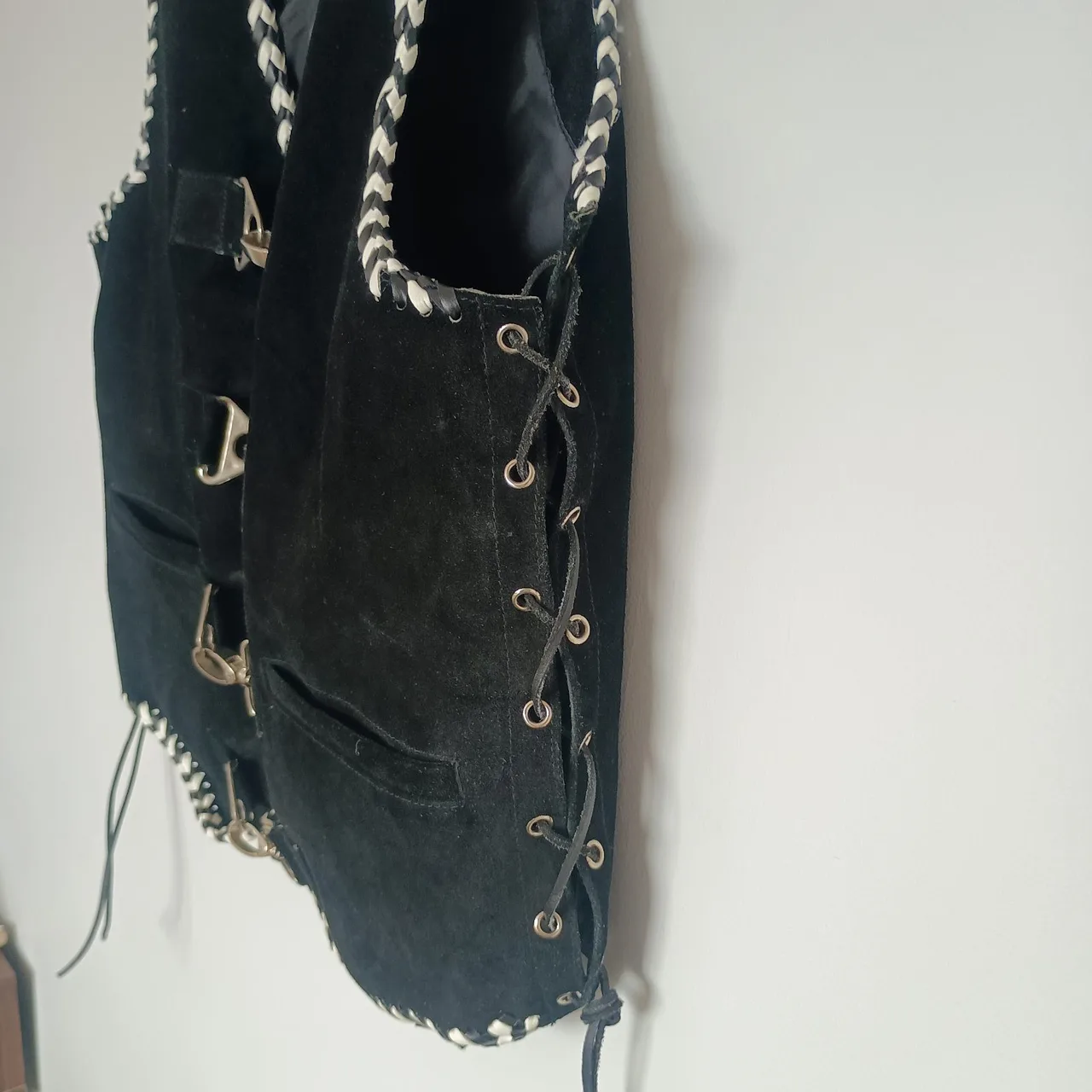 Johnny Reb 'Springbrook' Suede Motorcycle Vest - Size L – photo 3