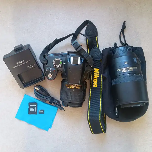 Nikon D3200 Twin Lens DSLR Kit - Barely Used (Only 10,945 Shutter Count!) + bag