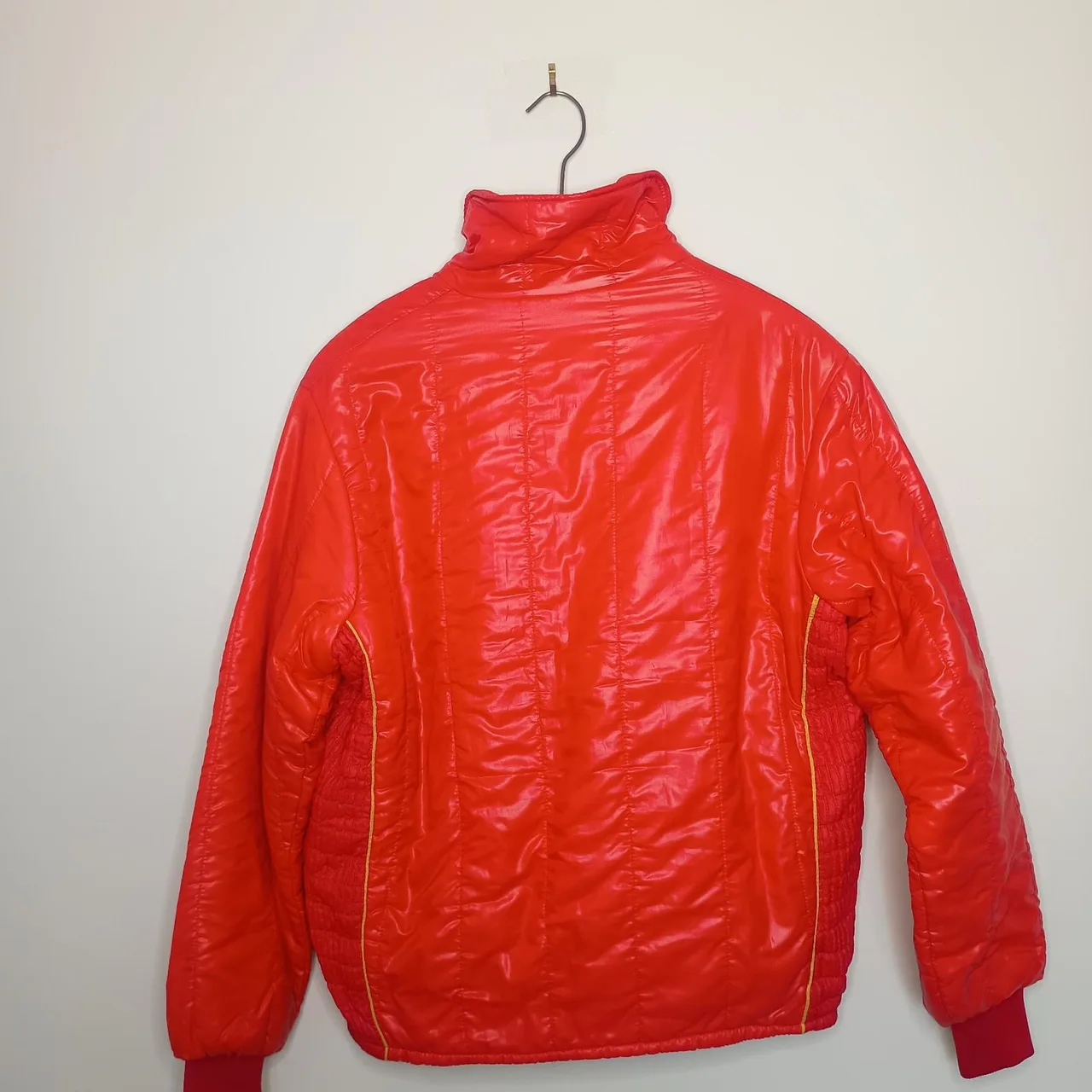 Vintage Ferrari Racing Puffer Jacket Red Nylon Made in England Size 42/L – photo 4