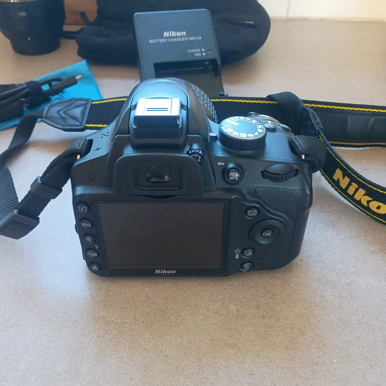 Nikon D3200 Twin Lens DSLR Kit - Barely Used (Only 10,945 Shutter Count!) + bag – photo 4
