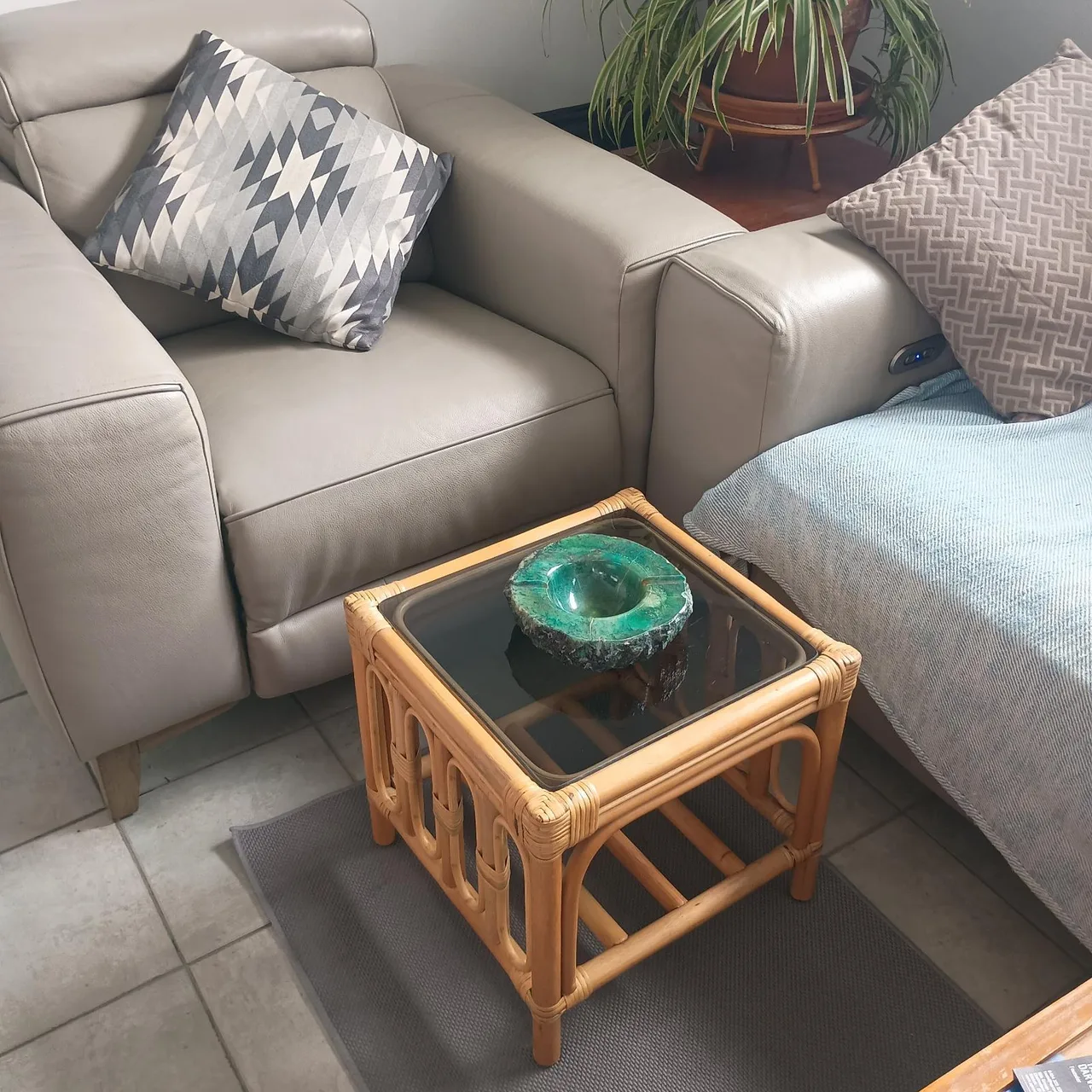 Vintage Rattan & Bamboo Tinted Glass-Top Side Table / End Table – photo 2