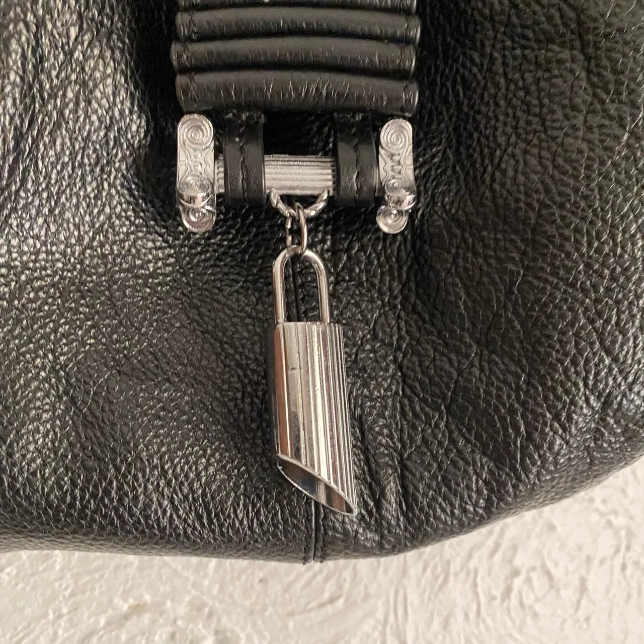 Leather Y2K style hobo bag — photo 2