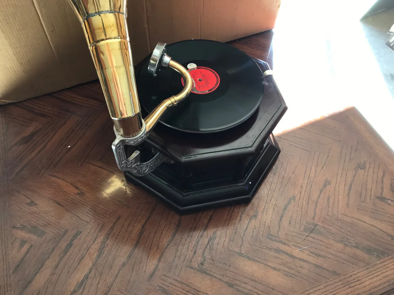 wind up gramaphone record player — photo 2